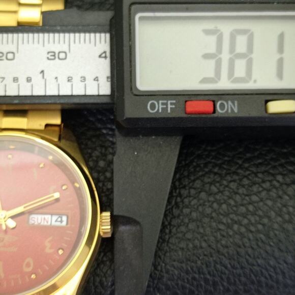 Vintage 1987 Arabic Citizen Automatic Mens Gold Watch W/daydate & Red accents - Picture 7 of 10